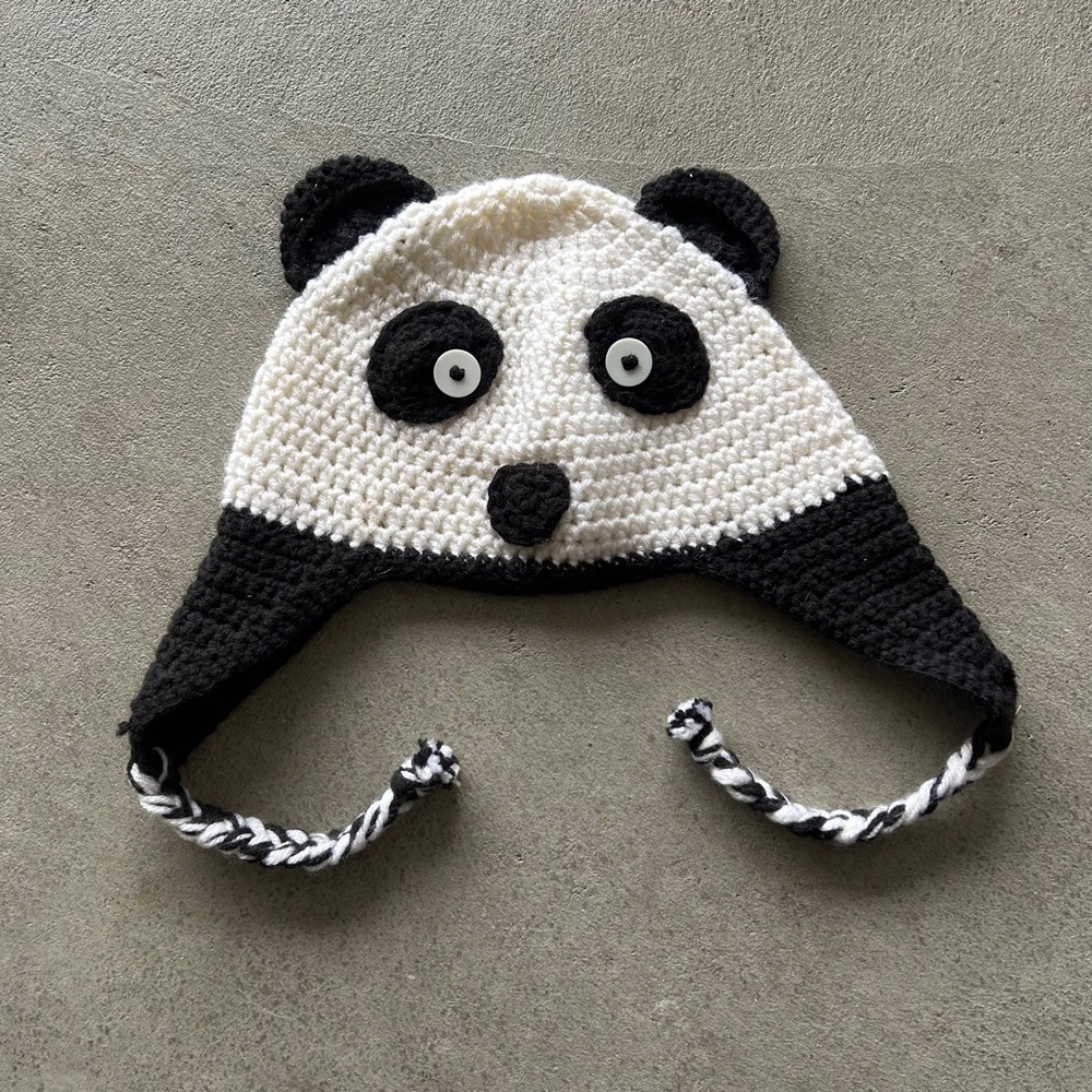 Vintage‎ Panda Beanie Hat Cap YOUTH White Black Knitted Animal